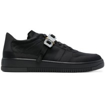 Sneakers mit Schnalle