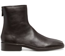 Stiefel mit eckiger Kappe