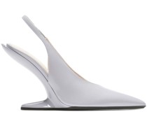 Pumps mit spitzer Kappe