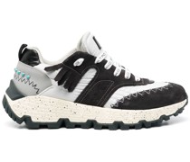Sneakers mit Kontrasteinsätzen