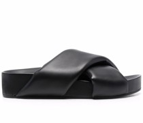 Sandalen mit überkreuzten Riemen