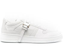 Perforierte Sneakers mit Schnalle
