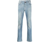 Straight-Leg-Jeans mit Logo-Patch