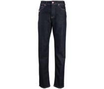 Jeans mit dunkler Waschung