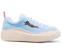 Sneakers mit Stickerei
