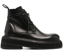Schnürstiefel mit dicker Sohle