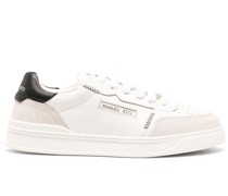 Sneakers mit Kontrasteinsätzen