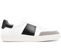 Sneakers mit Logo-Prägung