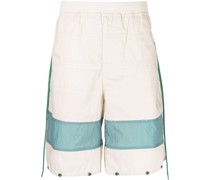 Shorts mit Konstrasteinsätzen