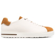 Sneakers mit Kontrasteinsätzen
