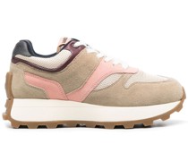 Sneakers mit Schnürung