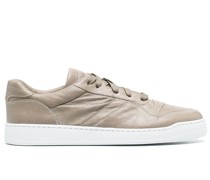 Sneakers mit perforiertem Detail