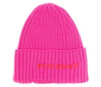 embroidered-logo ribbed-knit beanie