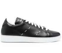 Klassische Sneakers