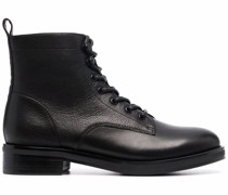 Stiefel mit Schnürung