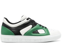 Sneakers mit Kontrasteinsätzen