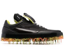 Sneakers mit Kontrasteinsätzen
