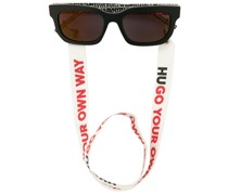 Sonnenbrille mit eckigem Gestell