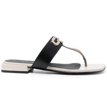 Sandalen mit T-Riemen