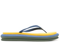 Flip-Flops im Layering-Look