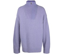 Gestrickter Pullover mit Stehkragen
