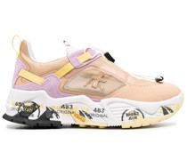 Crossd Sneakers