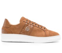 Sneakers mit Logo-Schild