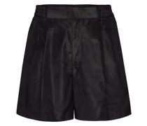 Klassische Shorts mit Bügelfalten