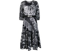 Ausgestelltes Kleid mit grafischem Print