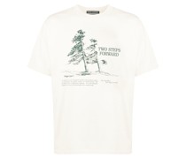 T-Shirt mit Two Steps Forward-Print