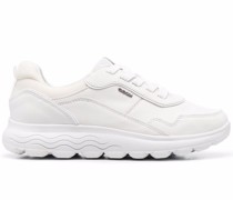 Klassische Sneakers