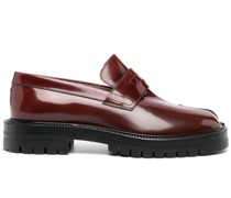 Loafer aus Lackleder mit Tabi-Kappe