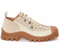 Sneakers im Hiking-Look