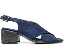 Sandalen mit überkreuzten Riemen