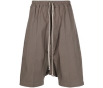 Bermudas mit tiefem Schritt
