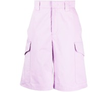 Knielange Shorts mit weitem Bein
