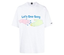 T-Shirt mit "Let's One Song"-Print