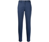 Schmale Hose mit Logo-Patch