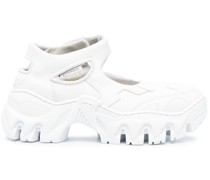 Sneakers mit Plateau
