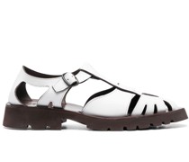 Flache Sandalen
