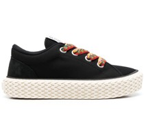 Sneakers mit Schnürung