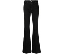 Ausgestellte Jeans