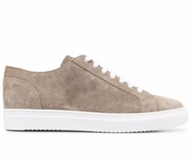 Sneakers mit Schnürung