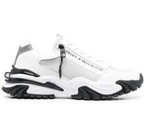 Sneakers mit Mesh-Einsätzen