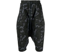 Camouflage-Shorts mit tiefem Schritt