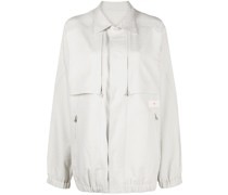 Jacke mit verdecktem Verschluss