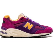 990 V2 Sneakers