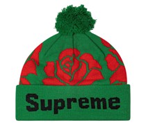 Gestrickte Beanie mit Rosen
