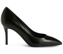 Pumps mit spitzer Kappe