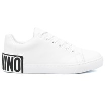 Sneakers mit Logo-Prägung